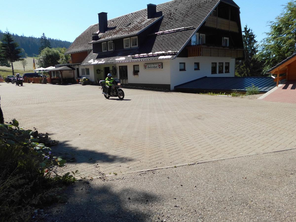 Schwarzwaldgasthaus Salenhof Hotel Titisee-Neustadt Exterior photo